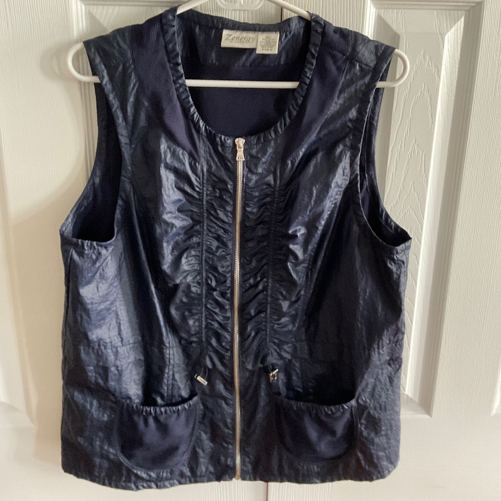 ZENERGY BY CHICOS.  SIZE 2.  Like new!  Lightweight. Navy Blue